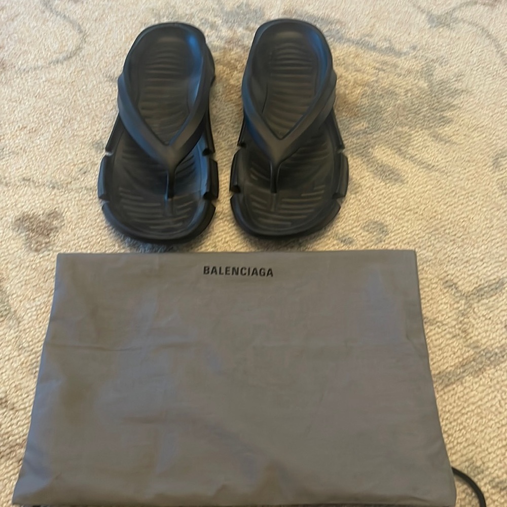 Mens size 13 Balenciaga flip flops- black